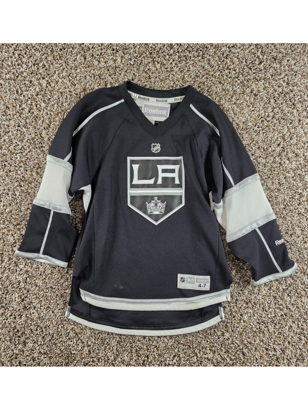 Reebok Los Angeles Kings black and silver hockey jersey Youth Sz 4-7 (S)